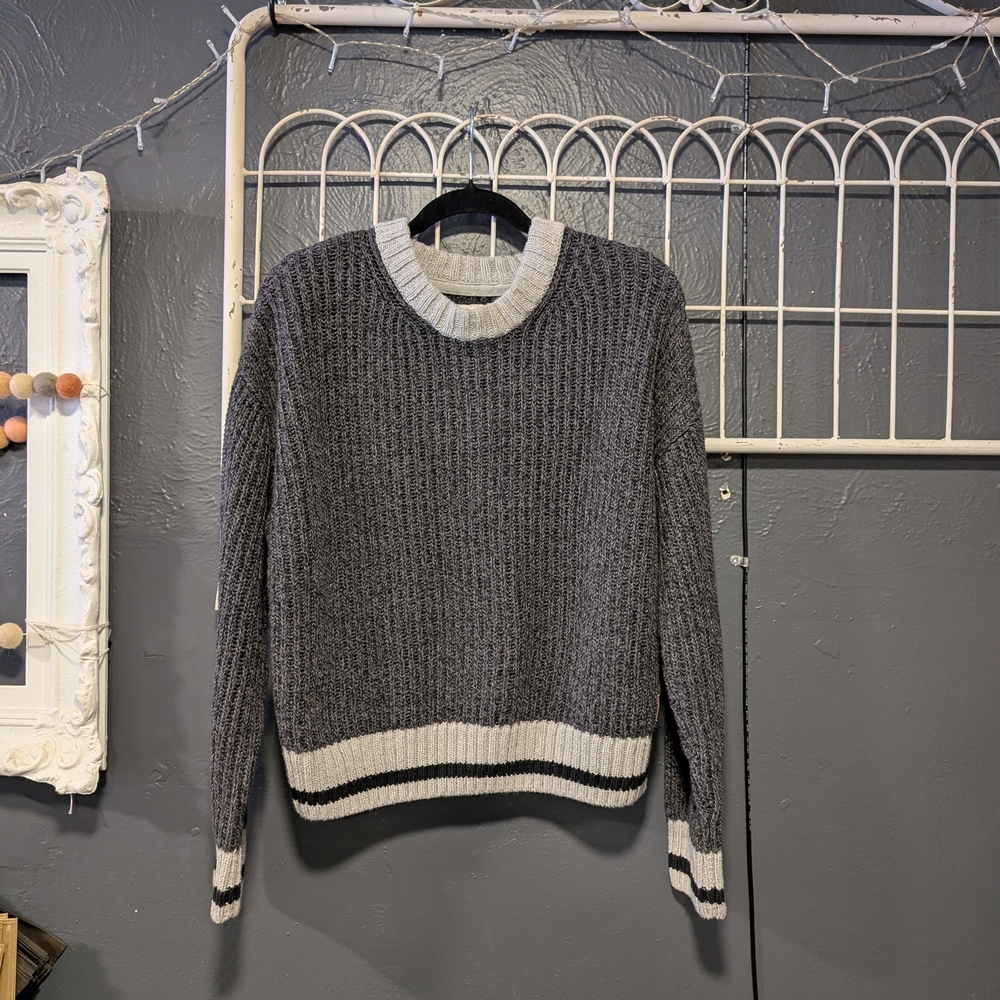Genuine Roots Cabin Knit Sweater. Size M.